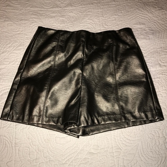 High waisted metallic leather shorts - Picture 1 of 3